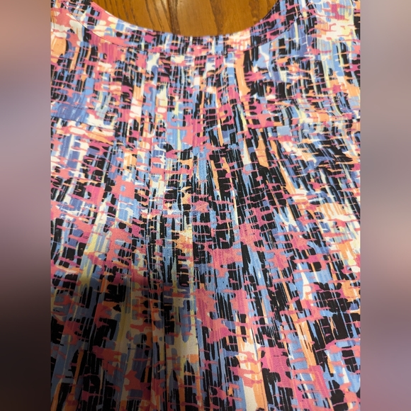 3/$30. NDYJ Tunic type shirt. bright colours - Picture 5 of 5